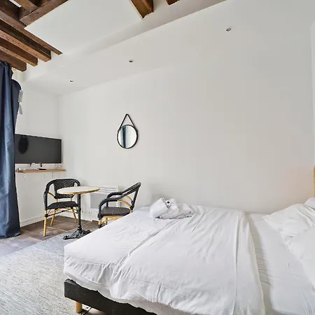 Apartment Clery 31 *